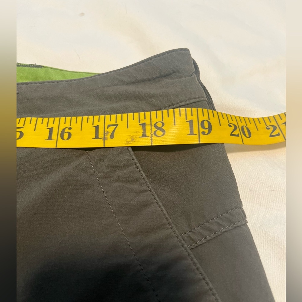 REI Men's Co - Op Sahara Dark Grey Lightweight Cargo Shorts Size 38 - Picture 12 of 12